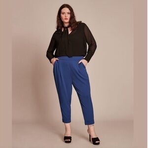 11 Honoré Navy Tapered Leg Above Ankle Cuffed Trouser Pant Navy.  Size 2…